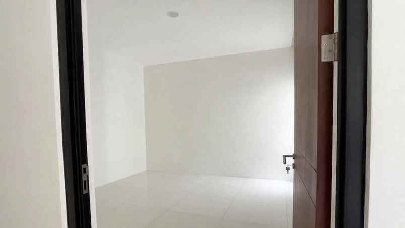 dijual rumah cisaranten endah