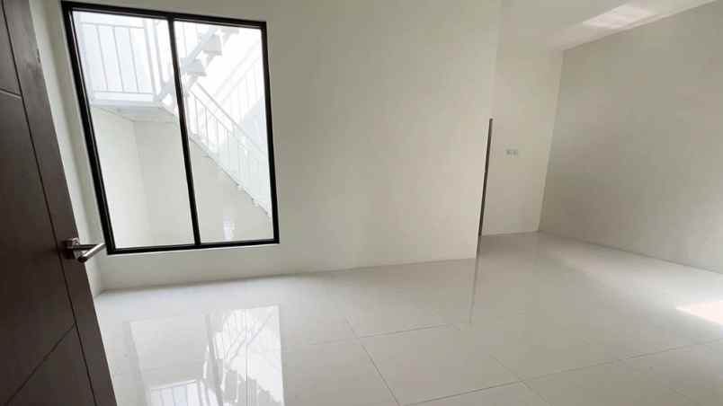 dijual rumah cisaranten endah