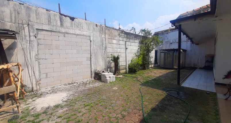 dijual rumah cisaranten indah