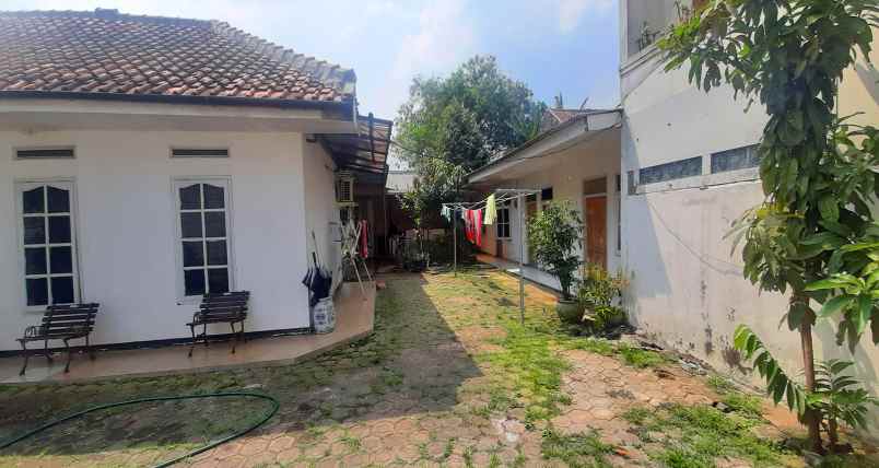 dijual rumah cisaranten indah