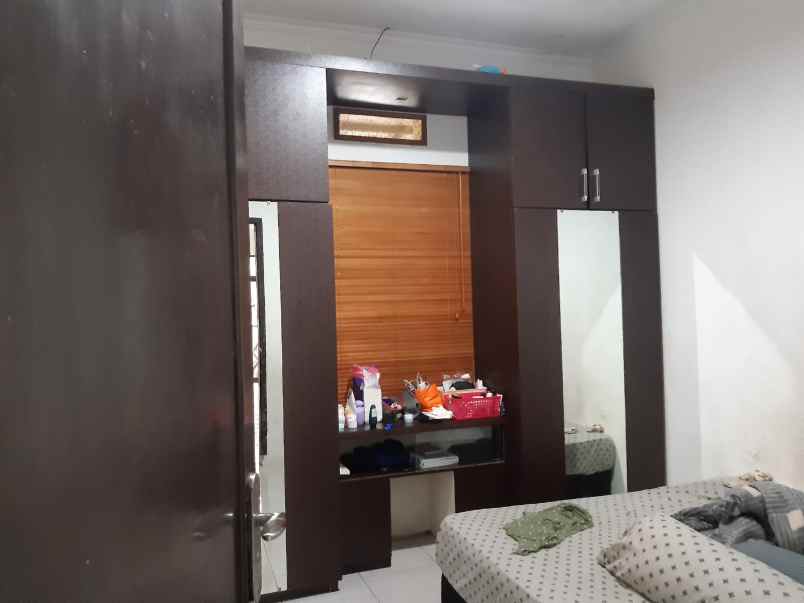 dijual rumah cisaranten kulon