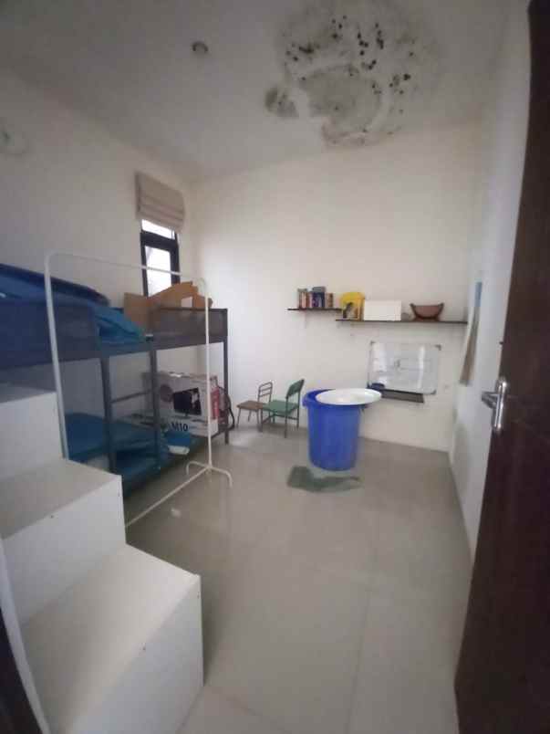 dijual rumah cisaranten kulon