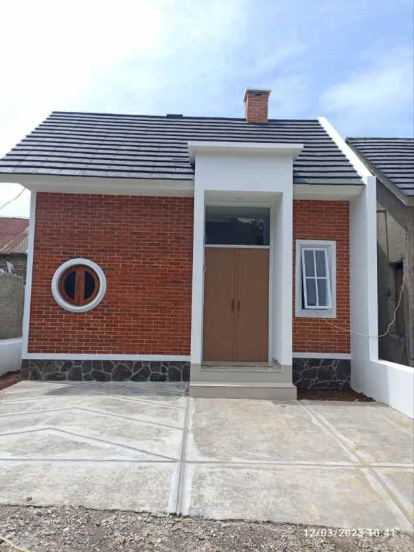 dijual rumah cisurupan