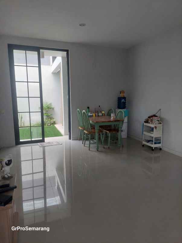dijual rumah citra grand