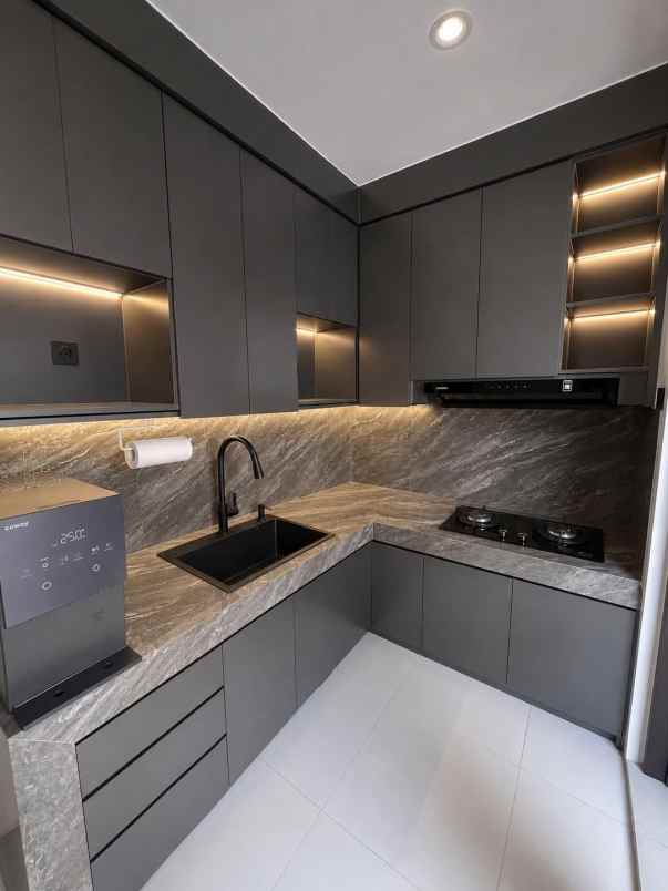 dijual rumah citraland district 9