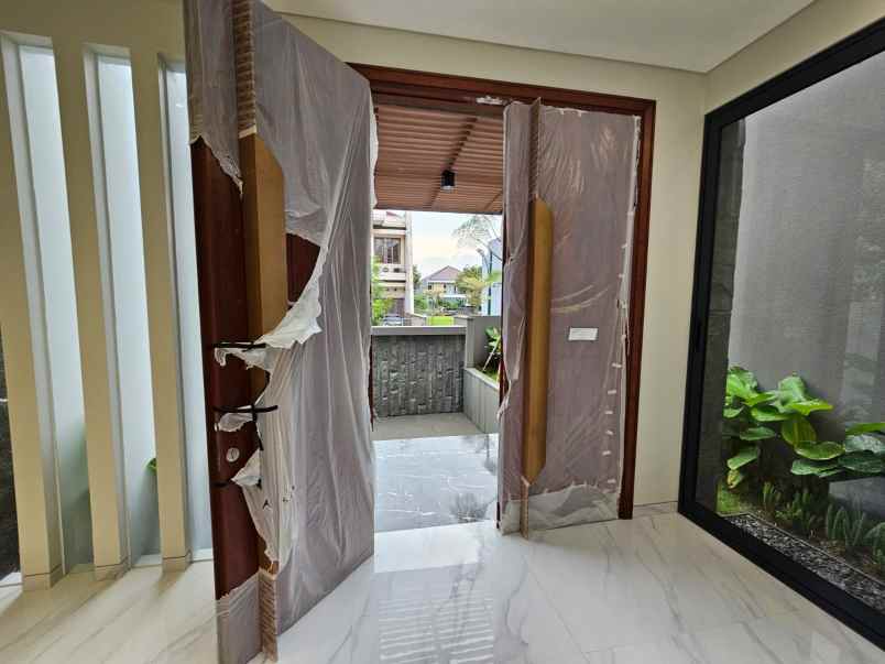 dijual rumah citraland taman golf