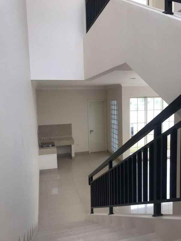 dijual rumah cluster anapuri podomoro