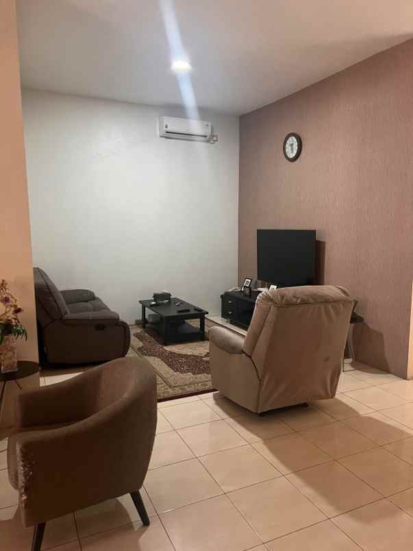 dijual rumah cluster antapani regency