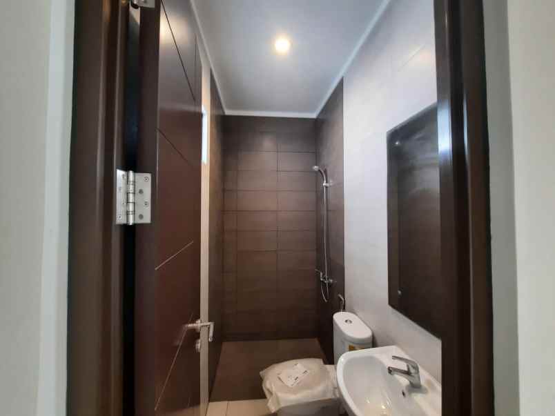 dijual rumah cluster burgundy