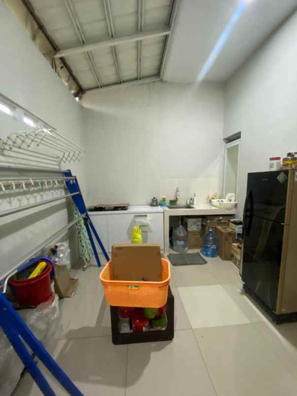 dijual rumah cluster kamayangan