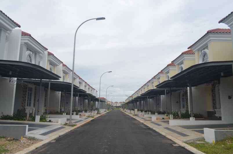 dijual rumah cluster la seine jgc cakung