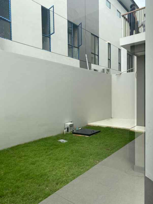 dijual rumah cluster maninjau asya jgc