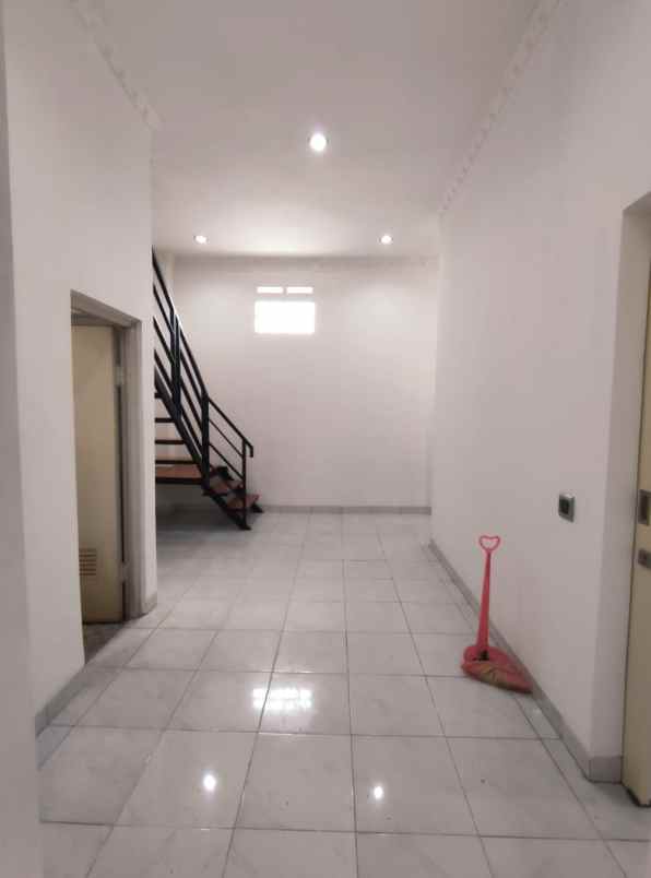 dijual rumah cluster nusaloka bsd city