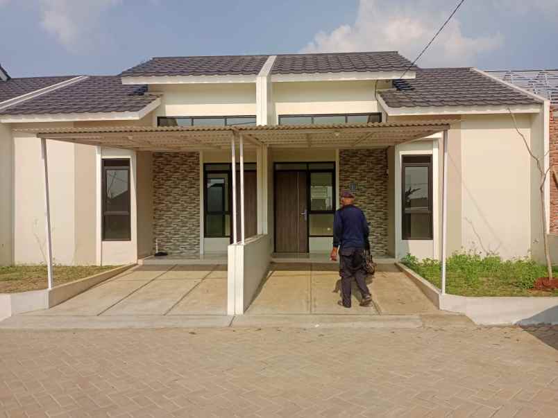 dijual rumah cluster waru selia parung