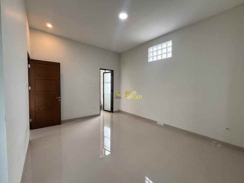 dijual rumah condongcatur
