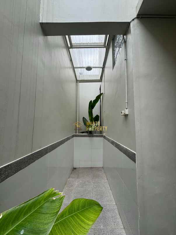 dijual rumah condongcatur