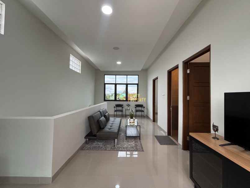 dijual rumah condongcatur