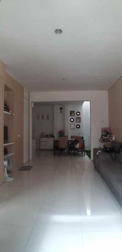 dijual rumah dandelion graha natura
