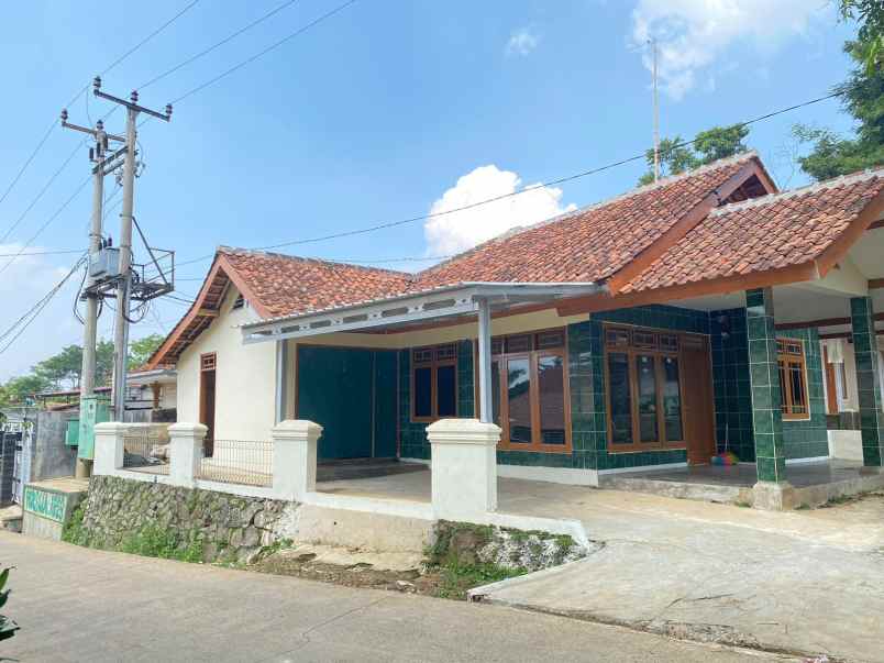 dijual rumah darangdan