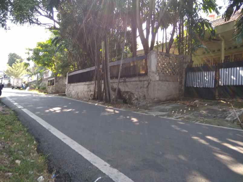 dijual rumah darmawangsa