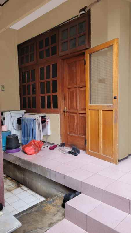 dijual rumah darmo