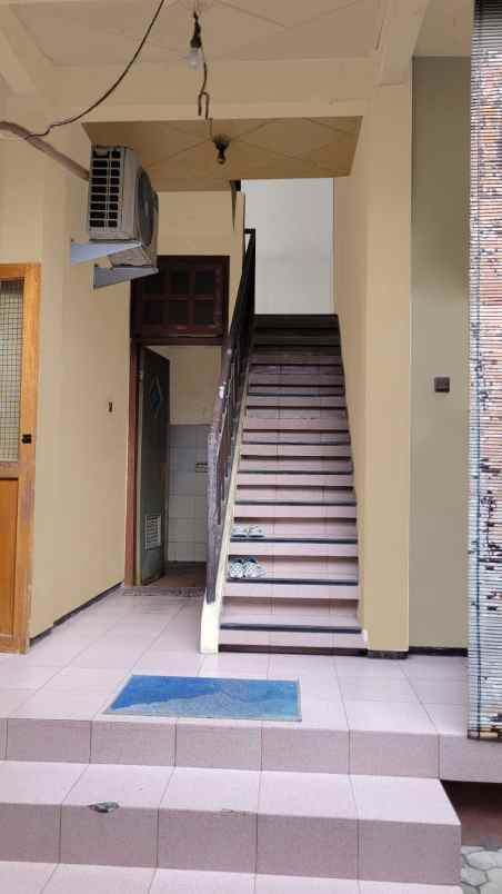 dijual rumah darmo