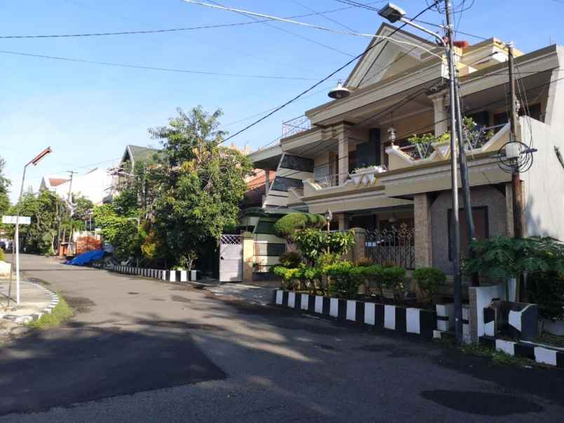 dijual rumah darmo baru timur