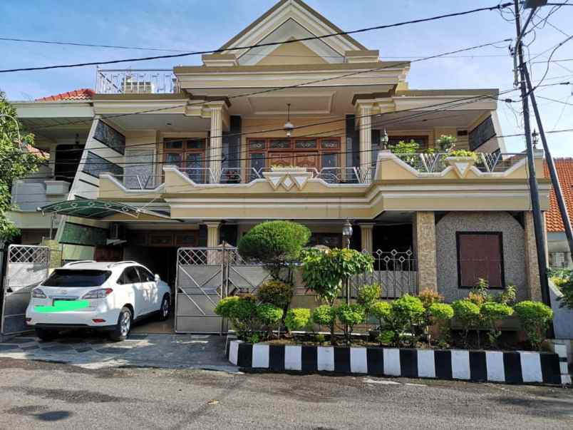 dijual rumah darmo baru timur