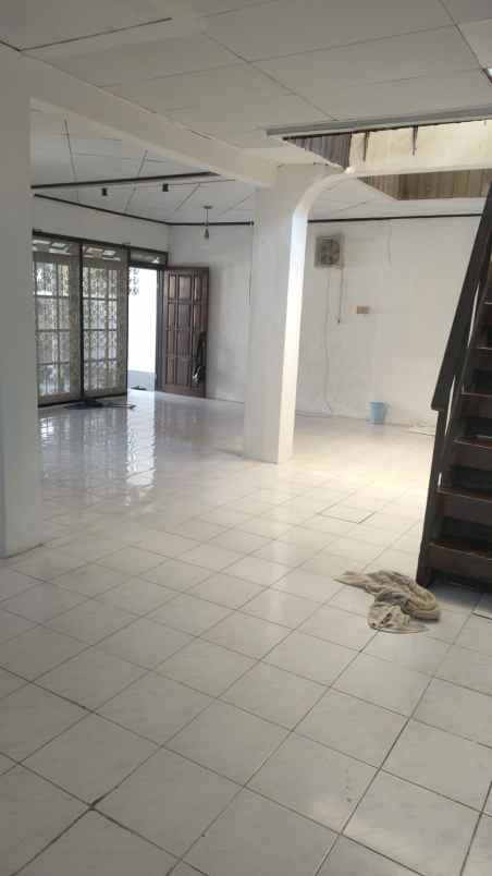 dijual rumah darmo permai utara