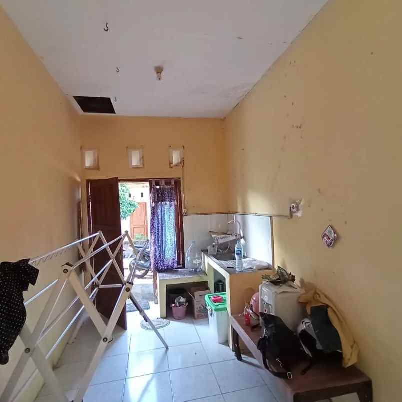 dijual rumah dekat kampus isi