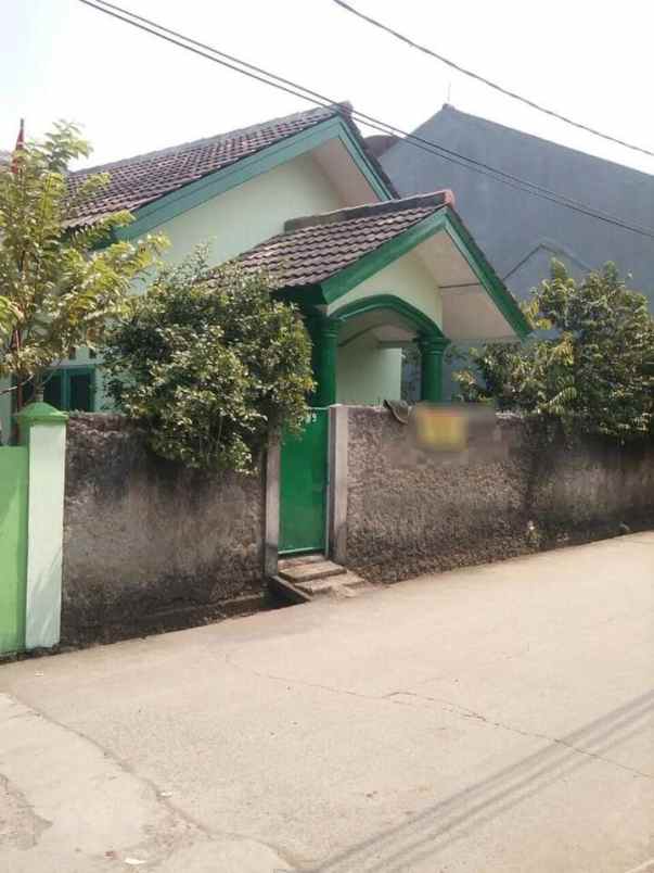 dijual rumah dekat superindo dan spbu