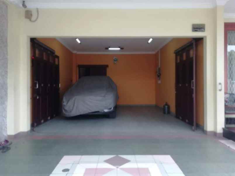 dijual rumah di cempaka putih tengah