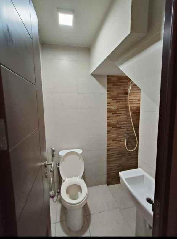 dijual rumah di cluster olive summarecon bekasi