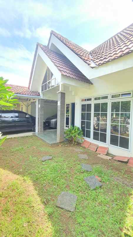 dijual rumah di griya loka sektor 1 6 bsd