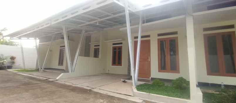 dijual rumah di jalan pemda cibinong