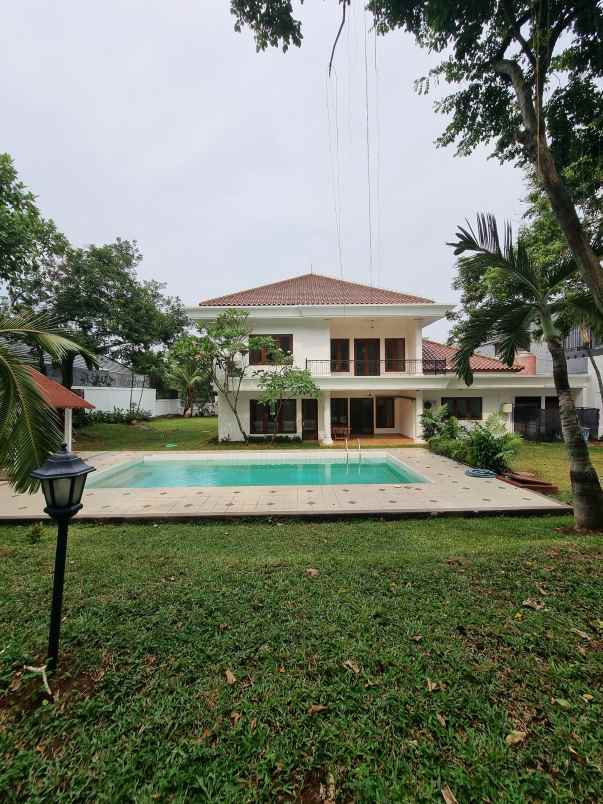 dijual rumah di kemang