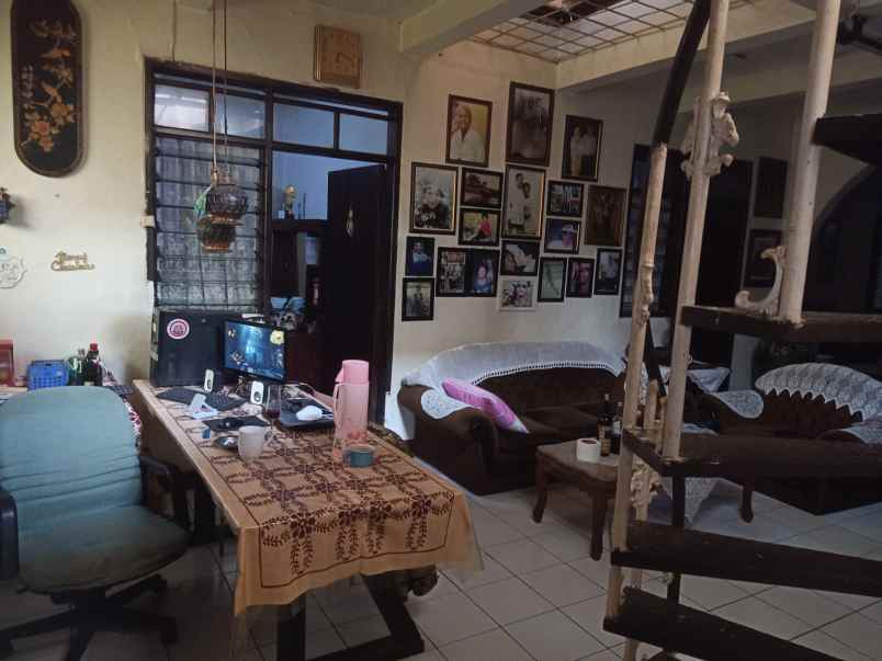 dijual rumah di komp gempol asri marga asih kota bdg