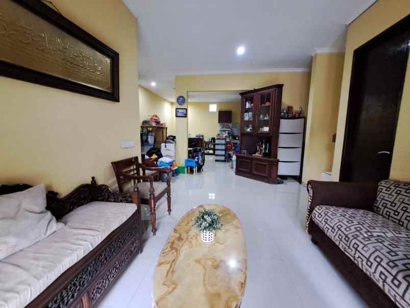 dijual rumah di legenda wisata alternatif cibubur