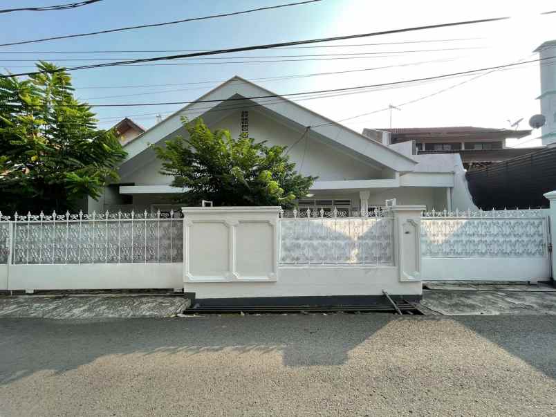 dijual rumah di menteng dalam tebet jakarta selatan