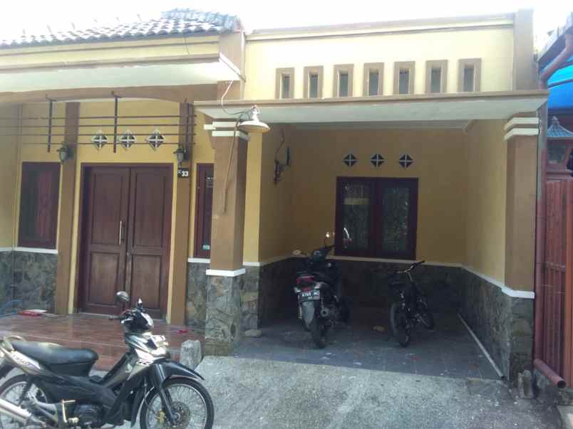 dijual rumah di perum giri asri tahap 2 gresik