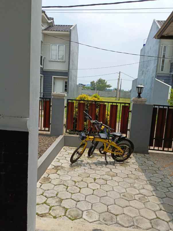 dijual rumah di perumahan harvest city