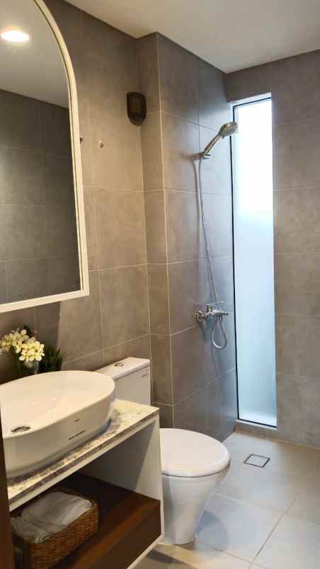 dijual rumah di perumahan mewah strategis