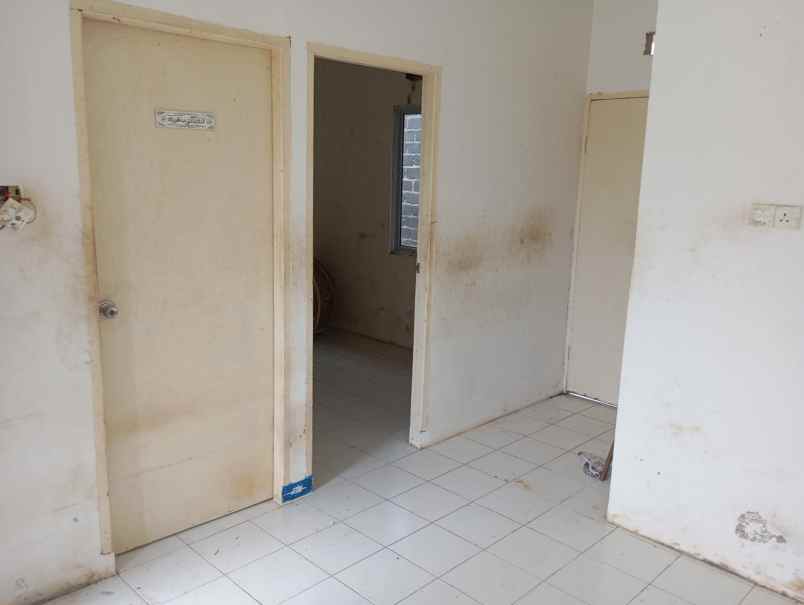 dijual rumah di perumahan ricci piayu seharga rp 190jt