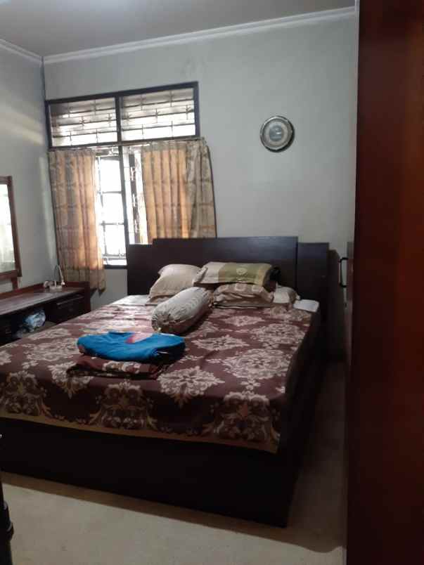 dijual rumah di sektor 1