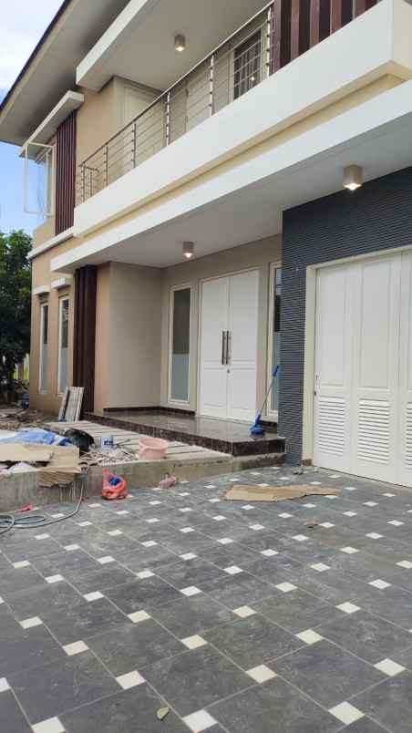 dijual rumah dian istana