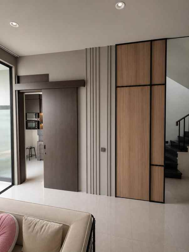dijual rumah district 9 citraland