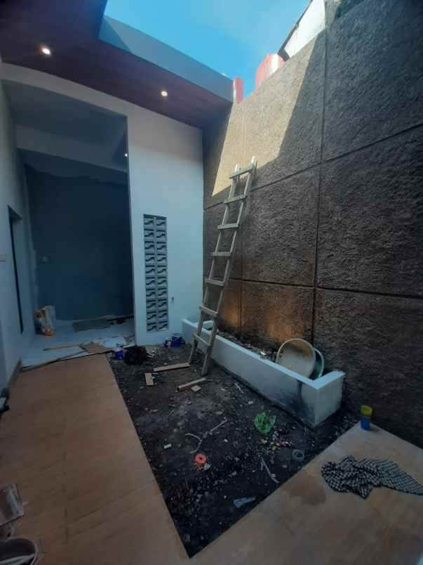 dijual rumah dolog raya pedurungan