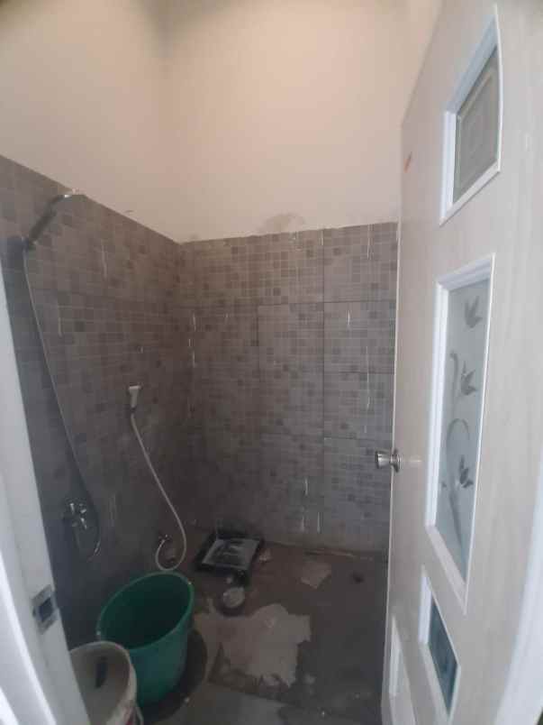 dijual rumah dolog raya pedurungan