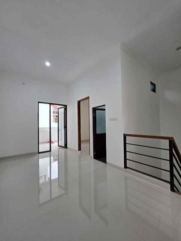 dijual rumah duren sawit