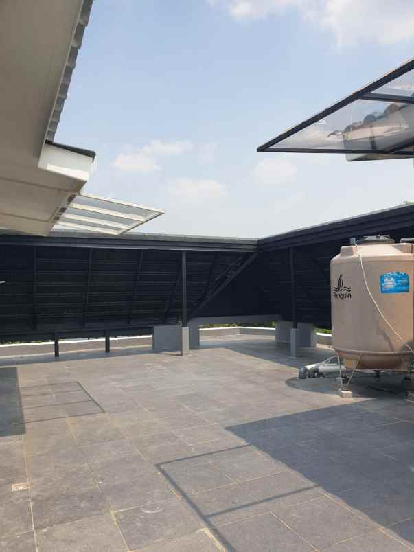 dijual rumah eminent bsd